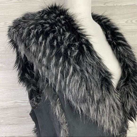 🧧SOLD🧧Rachel Zoe Black Suede Leather faux fur Vest - Picture 4 of 9